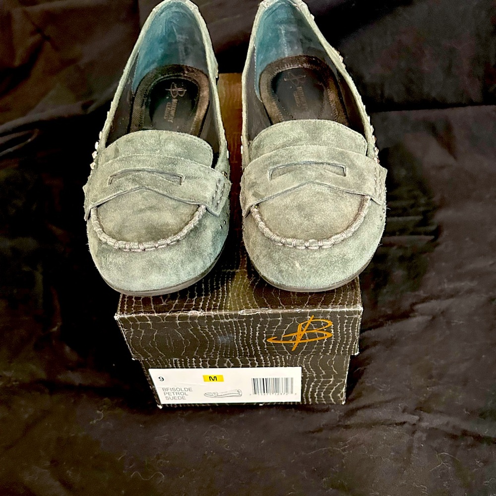B Makowsky Suede Loafers 9